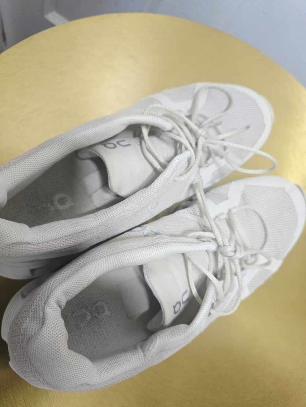 On Running Cloud 5 Women's All White Running Athletic Casual Size 8.5 - Picture 7 of 10